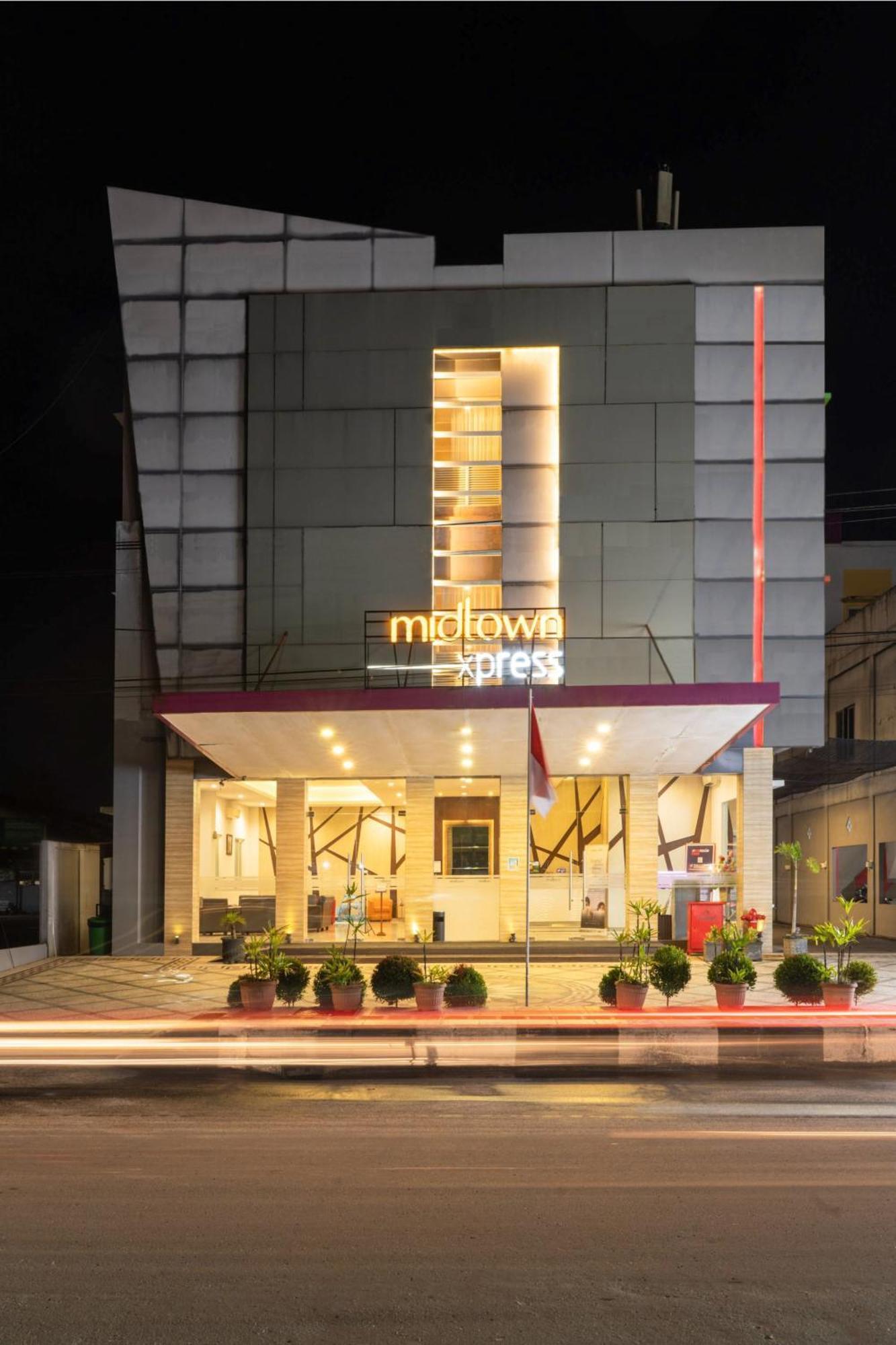 Midtown Xpress Sampit - Kalimantan Tengah Exterior photo